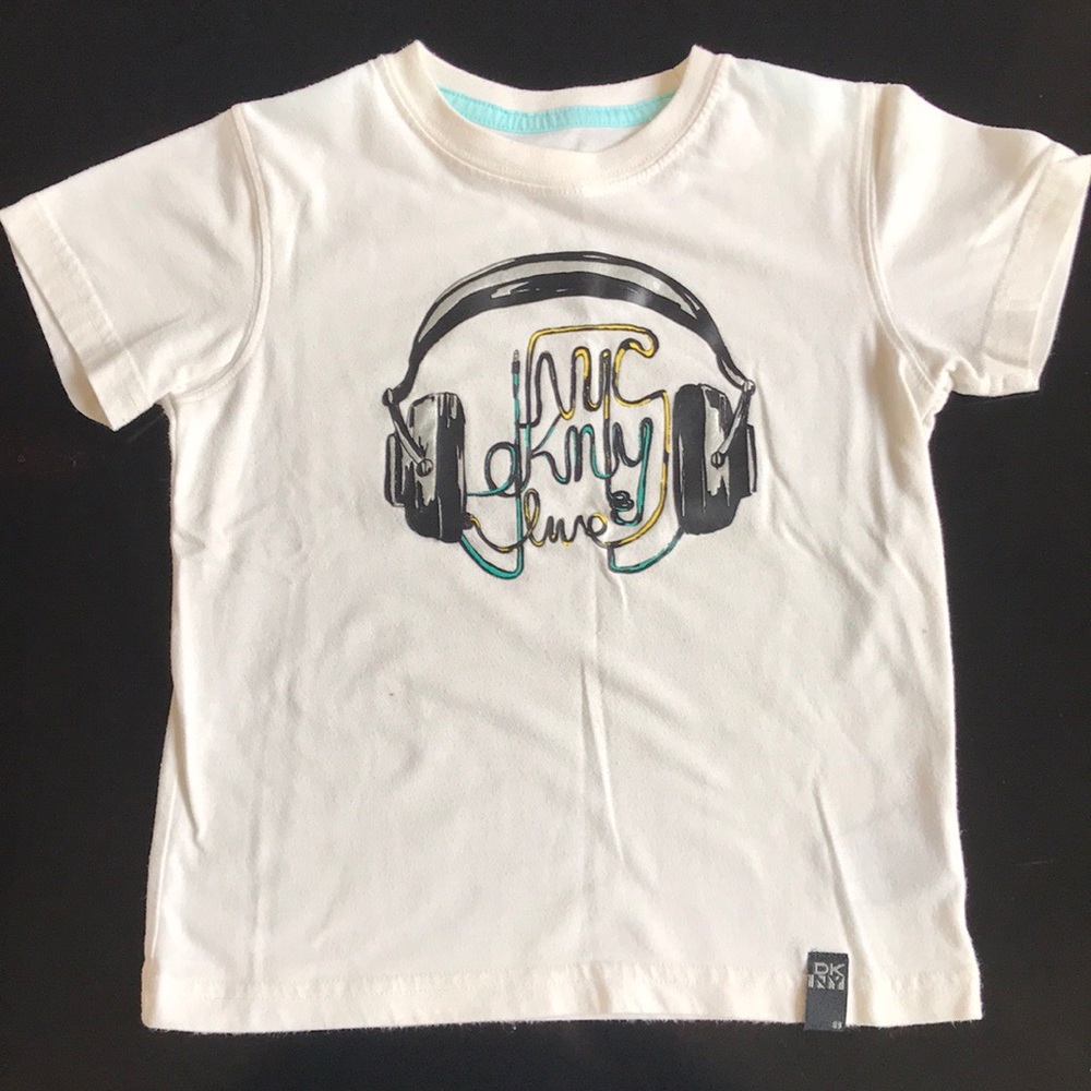 DKNY  tshirt
